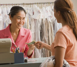 HSBC: “Phụ nữ châu Á có sở thích giữ tiền mặt”