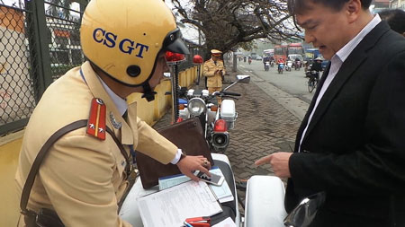 Hà Nội: Phạt nóng người vi phạm giao thông qua camera giám sát