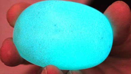 Hòn đá phát ánh sáng xanh: 500 triệu không sang nhượng