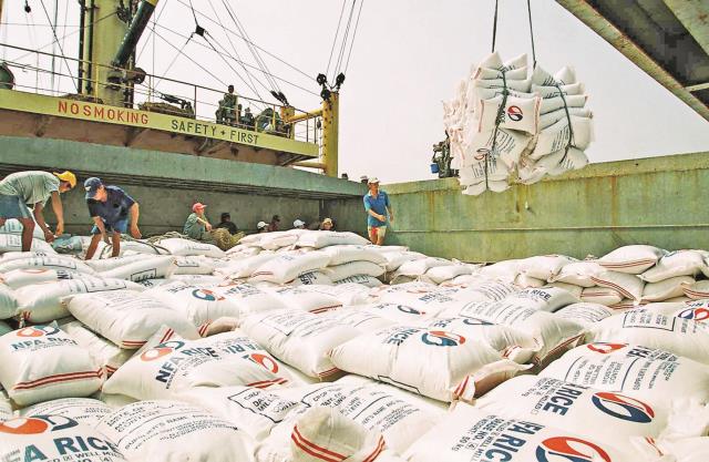Xuất khẩu gạo sang Trung Quốc: Đề phòng thủ thuật “ép giá”
