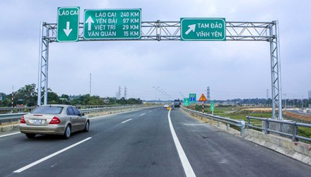Cao tốc Hà Nội - Lào Cai vừa hoàn thành có sử dụng vốn ODA của ADB. Ảnh: Hồng Vĩnh.