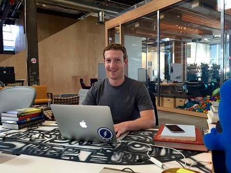 CEO Facebook tiết lộ thời gian làm việc 