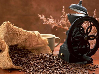 Xuất khẩu cà phê sụt giảm mạnh do giới đầu cơ tìm mọi cách ép giá