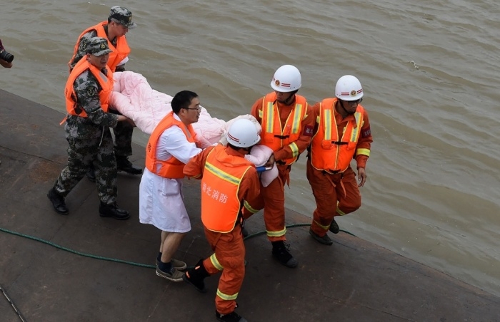 Hiện trường vụ chìm tàu trên sông Trường Giang (Ảnh: