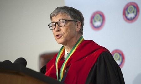 Tỉ phú Bill Gates: “Mọi người đừng bỏ học như tôi“