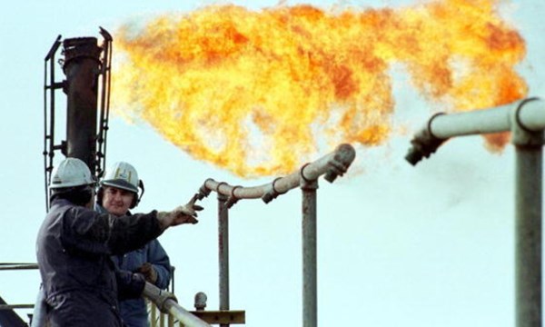 Nga không thể lùi trong cuộc chiến giá dầu với OPEC
