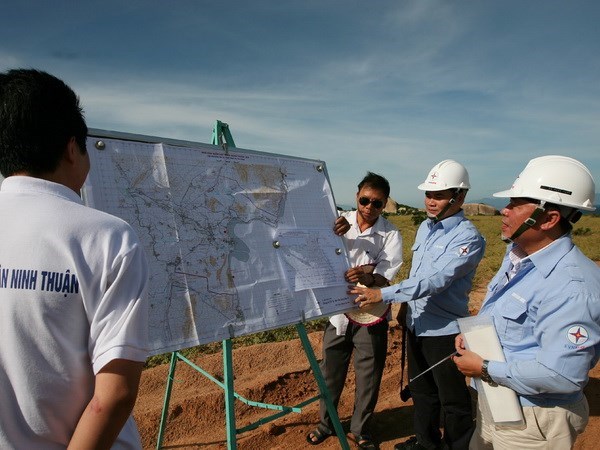 Khảo sát khu vực triển khai thi công nhà máy điện hạt nhân Ninh Thuận.