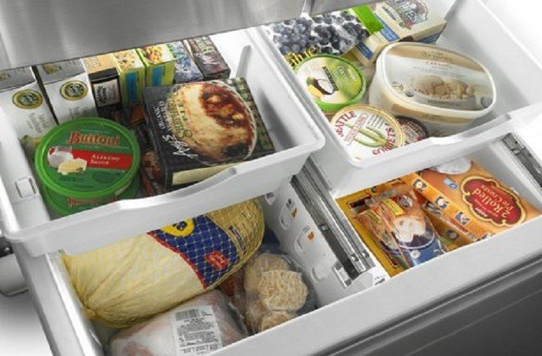Thịt cá được chia thành các túi nhỏ cất trong ngăn đá tủ lạnh ăn dần (ảnh minh họa)