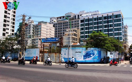Bộ mặt nhếch nhác của một dự án treo ngay sát quảng trường 2 tháng 4 trung tâm TP Nha Trang
