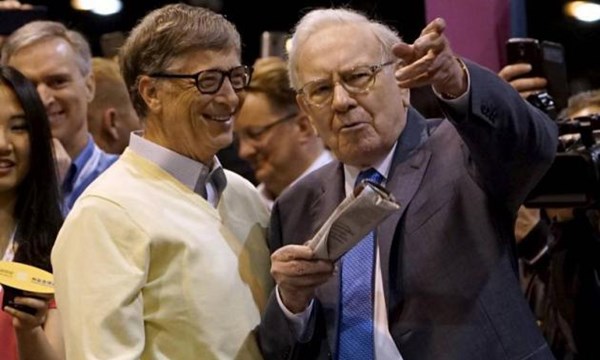 Tỉ phú Buffet lại mang gần 4 tỷ USD đi từ thiện