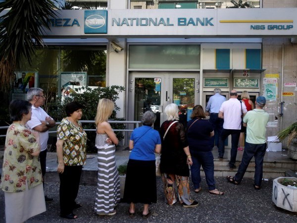 Cuộc khủng hoảng tài chính tại Hy Lạp làm khổ cả người chết
