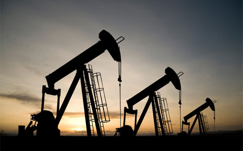 Giá dầu thế giới rẻ nhất trong 4 tháng