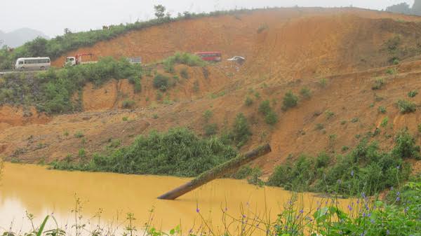 Quảng Ninh: Nước sạch 'cắt cổ' 900 nghìn/téc không có mà mua
