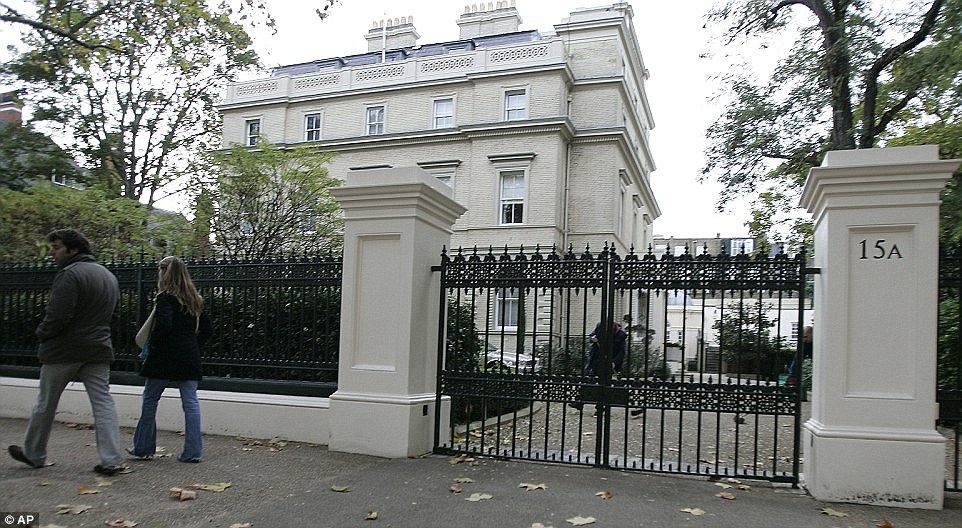 
Dinh thự này có địa chỉ tại 15A phố Kensington Palace Gardens, London
