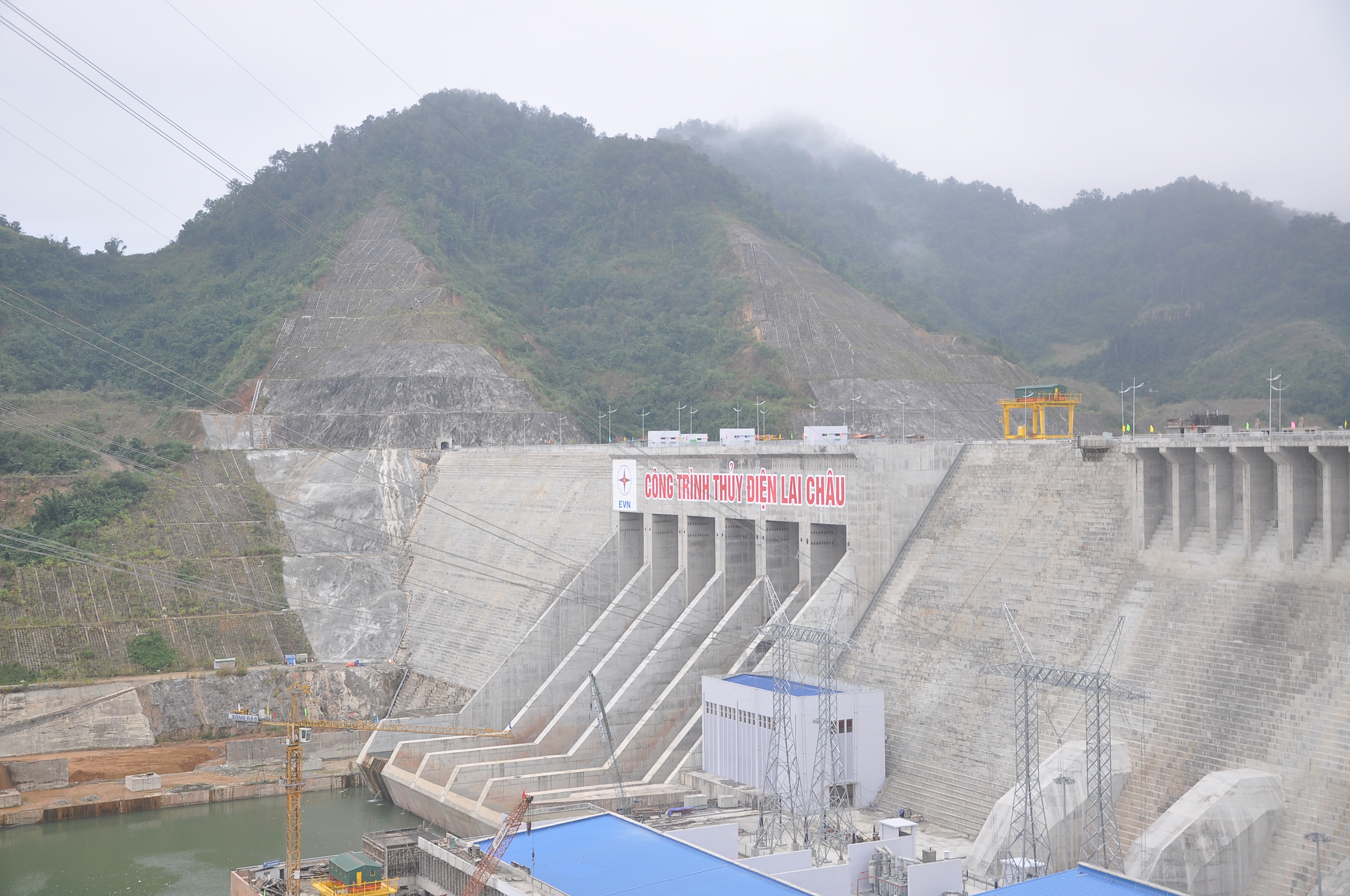 Thủy điện Lai Châu là công trình Thủy điện trên thượng lưu sông Đà. Dự án nằm trên địa bàn vùng giáp biên và vùng sâu vùng xa hạng đặc biệt