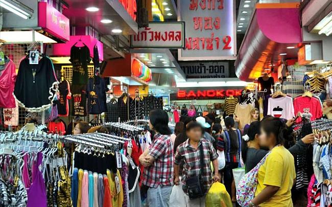 Đợt nghỉ ngắn 3 ngày nên nhiều người lựa chọn các địa điểm gần như Thái Lan, Singapore, Hồng Kông để tới du lịch kết hợp mua sắm cho Tết Nguyên Đán.