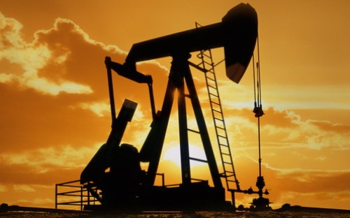 Giá dầu có thể tiếp tục giảm sâu vì các “ông lớn” xuất khẩu dầu thô vẫn ra sức đẩy mạnh nguồn cung dầu (Ảnh minh họa)