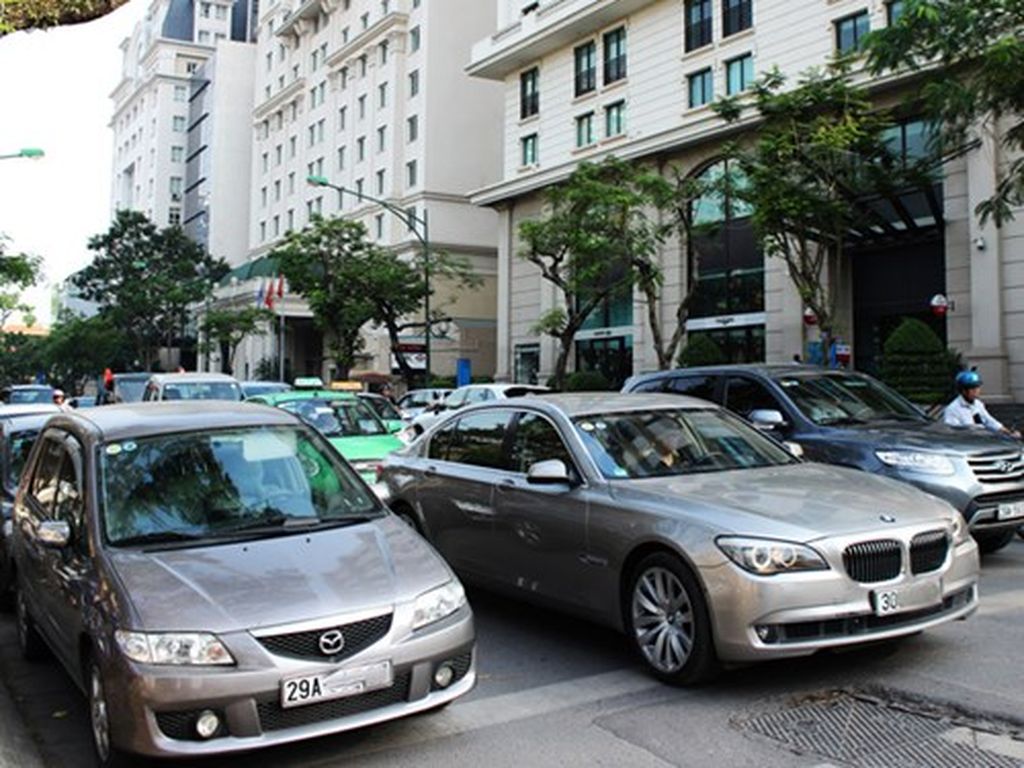 Sở hữu xe ô tô vẫn luôn là mơ ước của nhiều người Việt Nam khi ô tô vẫn được coi là tài sản, thay vì phương tiện như nhiều quốc gia khác