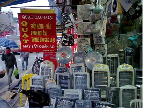 
Các loại đèn sưởi đắt khách và được nâng giá trong đợt rét kỷ lục của Hà Nội
