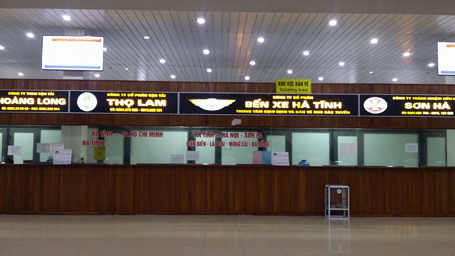 Các nhà xe đăng ký tại bến xe Hà Tĩnh hầu như vẫn chưa có thông báo giảm giá cước sau ngày 23/2.