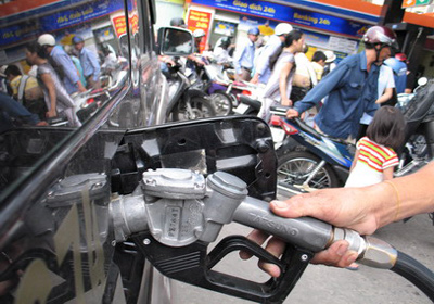 Bộ Tài chính: Thuế phí trong giá xăng dầu Việt Nam vẫn thấp