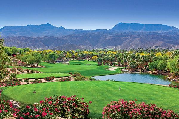 Với chi phí 29.500 USD/năm, bạn có thể tận hưởng cảm giác đánh golf tại thung lũng tuyệt đẹp bao quanh bởi rừng cây, vườn hoa, dòng suối và thác nước