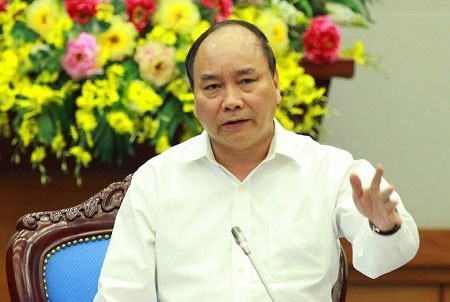 Thủ tướng Nguyễn Xuân Phúc yêu cầu phải quyết liệt trong vấn đề loại bỏ nhũng nhiễu, tạo điều kiện cho sản xuất kinh doanh phát triển