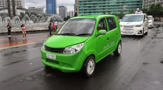Một chiếc xe xanh của Indonesia mang tên evina ahmadi được ra mắt và sử dụng cho APEC năm 2013