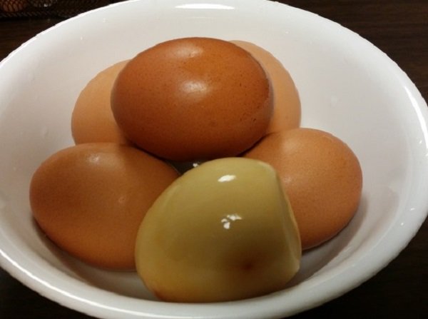 
Trứng gà xông khói Hàn Quốc màu nâu sậm
