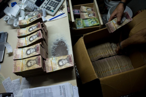Tiền mặt của Venezuela không đáng giá bằng tiền ảo trong một trò chơi điện tử