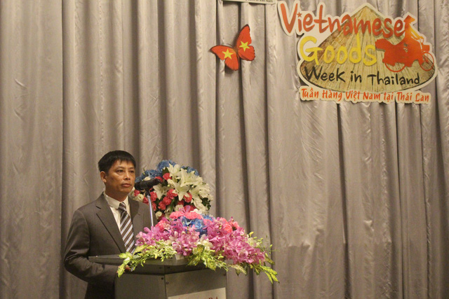 
Ông Đặng Hoàng Hải, Vụ trưởng Vụ Thị trường châu Âu, Bộ Công Thương phát biểu tại chương trình kết nối doanh nghiệp giữa các nhà sản xuất Việt và Central Group. (Ảnh: Hồng Vân)
