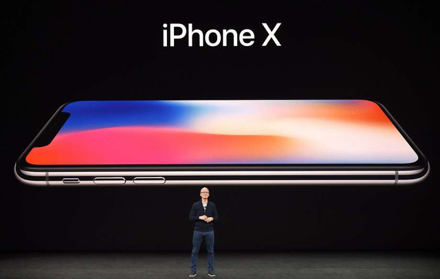 
CEO Tim Cook giới thiệu về dòng iPhone X mới hôm 12/9 (giờ địa phương). (Nguồn: JOSH EDELSON, AFP/Getty Images)
