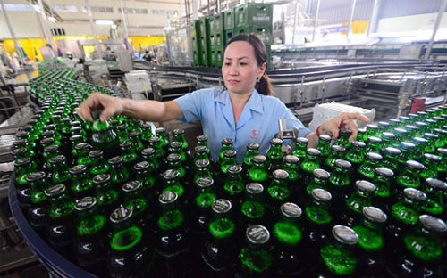 
Chiều nay (29/11), cũng tại Sở Giao dịch chứng khoán TPHCM, Tổng công ty Cổ phần Bia - Rượu - Nước giải khát Sài Gòn sẽ tổ chức buổi giới thiệu đợt chào bán cổ phần của Nhà nước tại Sabeco đến với các nhà đầu tư.
