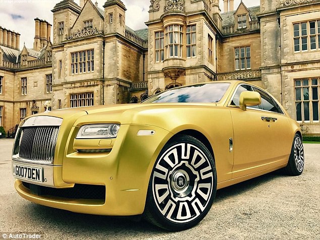 Chiếc Rolls Royce Ghost vàng được rao bán trên Autotrader với giá hơn 3,6 tỷ đồng. (Nguồn: AT)