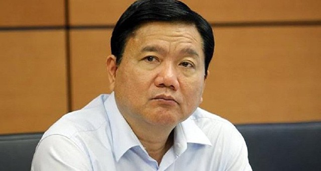 
Ông Đinh La Thăng bị khởi tố, làm rõ trách nhiệm liên quan tới vụ PVN “mất trắng” 800 tỷ đồng góp vốn vào Oceanbank và vụ tham ô tại dự án Dự án Nhiệt điện Thái Bình II.

