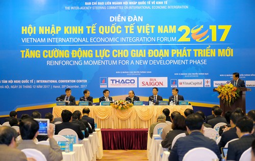 
Thủ tướng Nguyễn Xuân Phúc cùng Phó Thủ tướng Vương Đình Huệ tham dự Diễn đàn Hội nhập Kinh tế Quốc tế Việt Nam 2017
