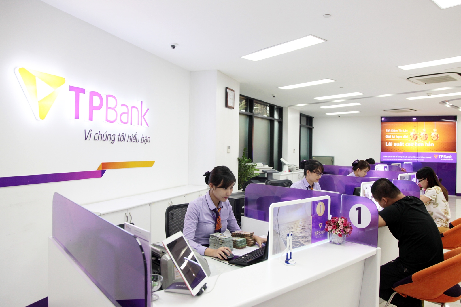 TPBank lột xác ngoạn mục sau tái cơ cấu, lọt vào top 300 NH mạnh nhất Châu Á về sức mạnh tài chính