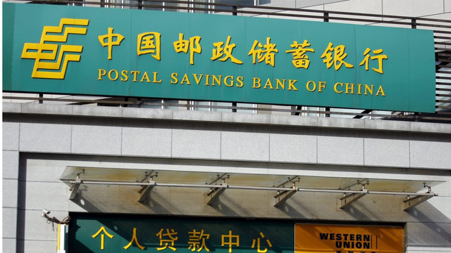 
Ngân hàng Tiết kiệm Bưu điện Trung Quốc vừa bị phạt 80 triệu USD vì tham gia lừa đảo tài chính. (Nguồn: SCMP)
