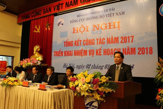 
Bộ trưởng Nguyễn Văn Thể nói về Uber, Grab tại Hội nghị của Tổng cục Đường bộ Việt Nam chiều 2/1/2018.
