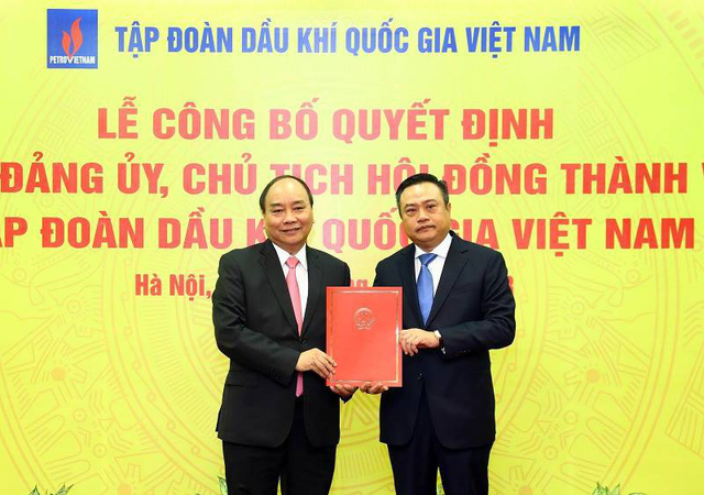 
Thủ tướng trao quyết định bổ nhiệm Chủ tịch PVN cho ông Trần Sỹ Thanh, ảnh: H.T
