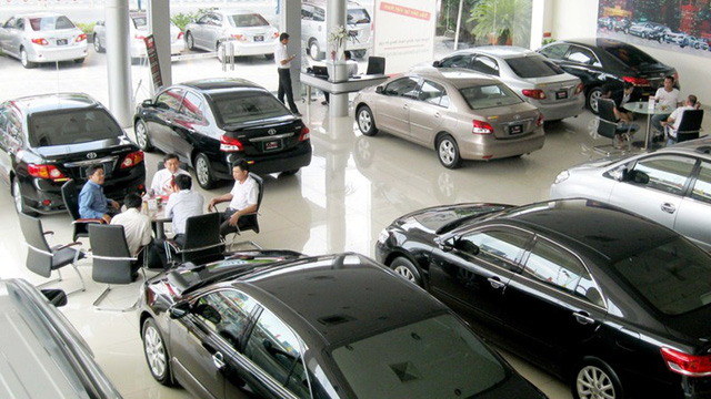 Giảm giá cứu doanh số bất thành, nhiều đại gia xe hơi Việt bắt đầu 