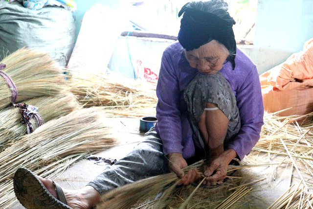 Quảng Nam: Những làng chổi chạy đua với mùa Tết
