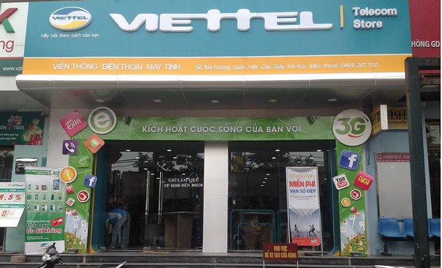 Một cửa hàng Viettel Telecom thuộc Tập đoàn Viễn thông Quân đội...