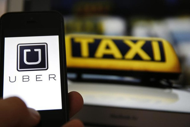 Hiệp hội taxi 3 miền kiến nghị dừng gia tăng số lượng phương tiện Uber, Grab vì quá nhiều.