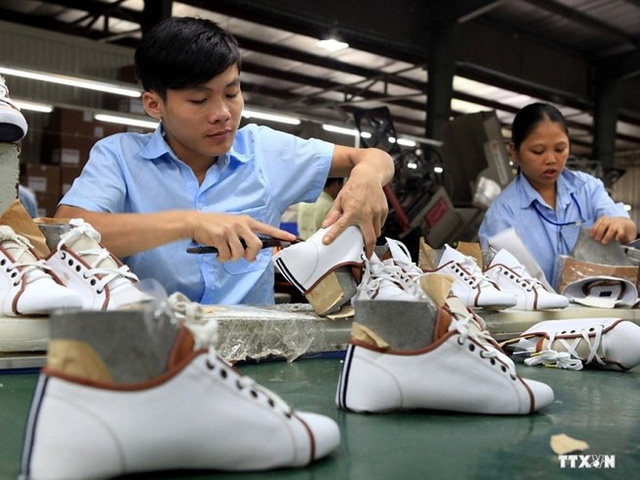 Xuất khẩu giày dép: Trung Quốc xuất được 9 đôi, Việt Nam được 1 đôi