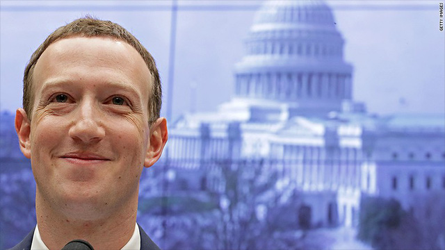 Ngồi trả lời chất vấn, Mark Zuckerberg vẫn kiếm 3 tỷ USD trong 2 ngày
