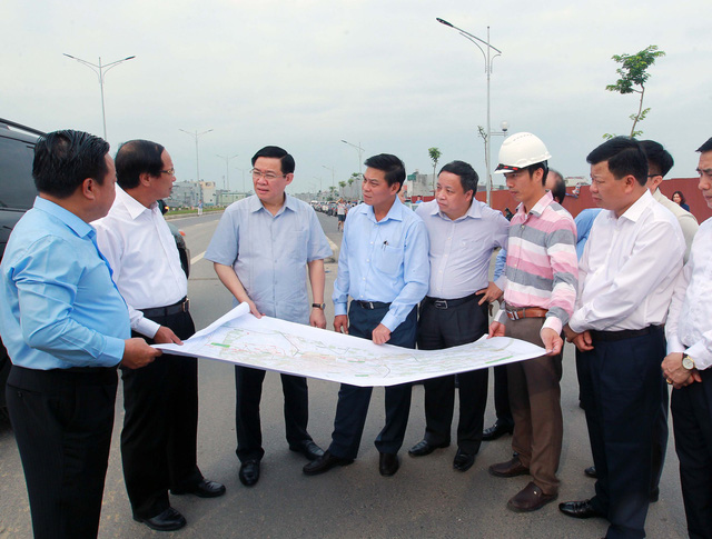 Phó Thủ tướng Vương Đình Huệ kiểm tra một số dự án tại TP.Hải Phòng