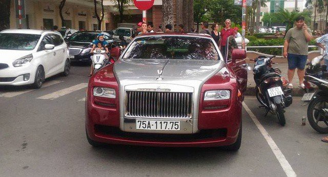 
Chiếc sedan siêu sang này mới đây đã xuất hiện tại đường phố Sài Gòn.
