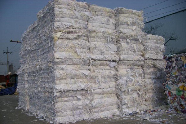 Nhà máy bột giấy tái chế Trung Quốc: Thành phẩm sạch mang về, rác ở lại Việt Nam
