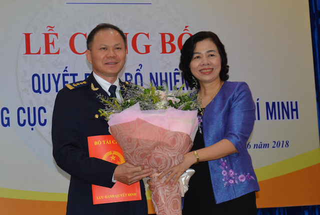 Bà Vũ Thị Mai, Thứ trưởng Bộ Tài chính đã đến dự và trao quyết định cho ông Đinh Ngọc Thắng.